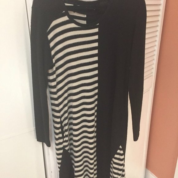 NEW LISTING cozy dress with matching scarf - Picture 1 of 6